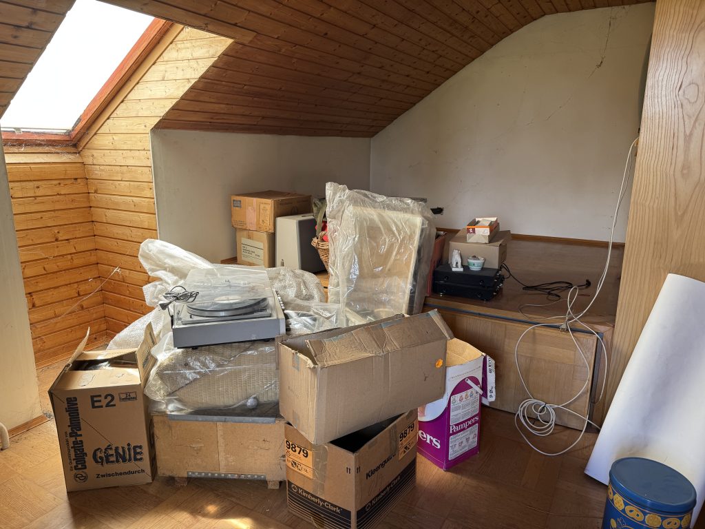 Kinderzimmer nach der Hausräumung in 1140 Wien